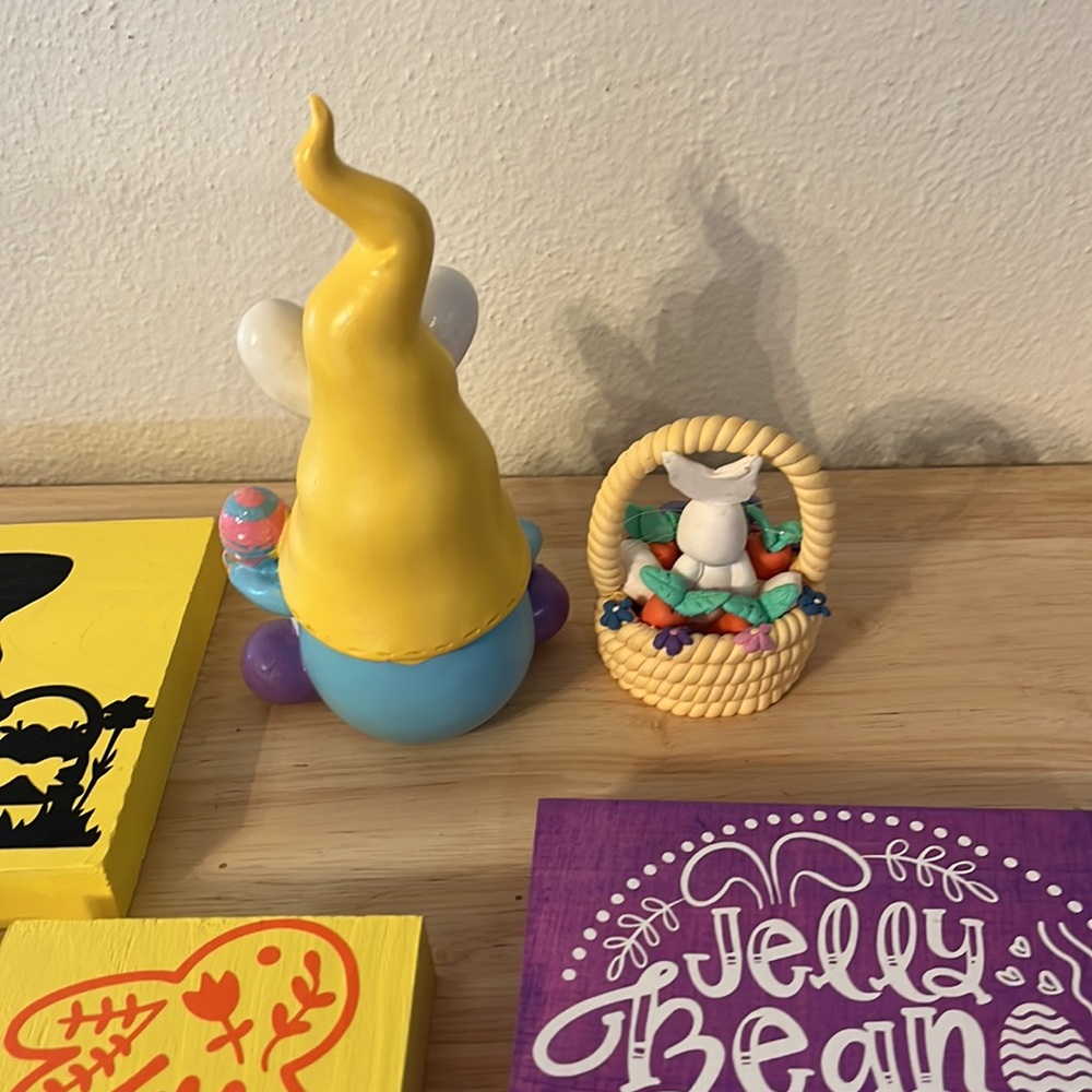 7. Easter Decor - Picture 6 of 6